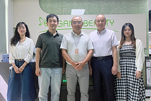 共建美好社會(huì)丨慈善與發(fā)展同行,愛(ài)心與責(zé)任并肩,鵬灣公益走訪理事企業(yè)深圳市雅香麗集團(tuán)