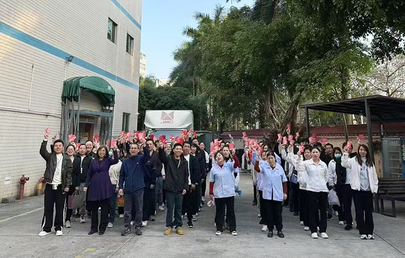 春節的喜慶氣氛仍未消散，新的征程已然拉開序幕。雅香麗今日正式開工啦?。? width=