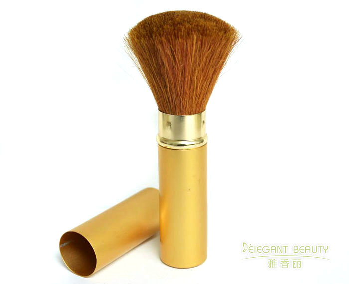 化妝刷定制中的材質(zhì)革命:從功能到藝術(shù)的跨界組合