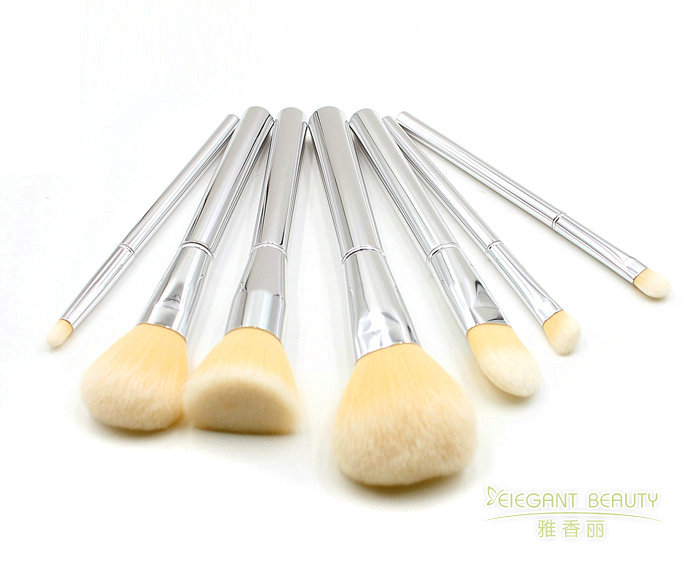 成套化妝刷的“黃金組合”：雅香麗每支刷子的獨(dú)特作用